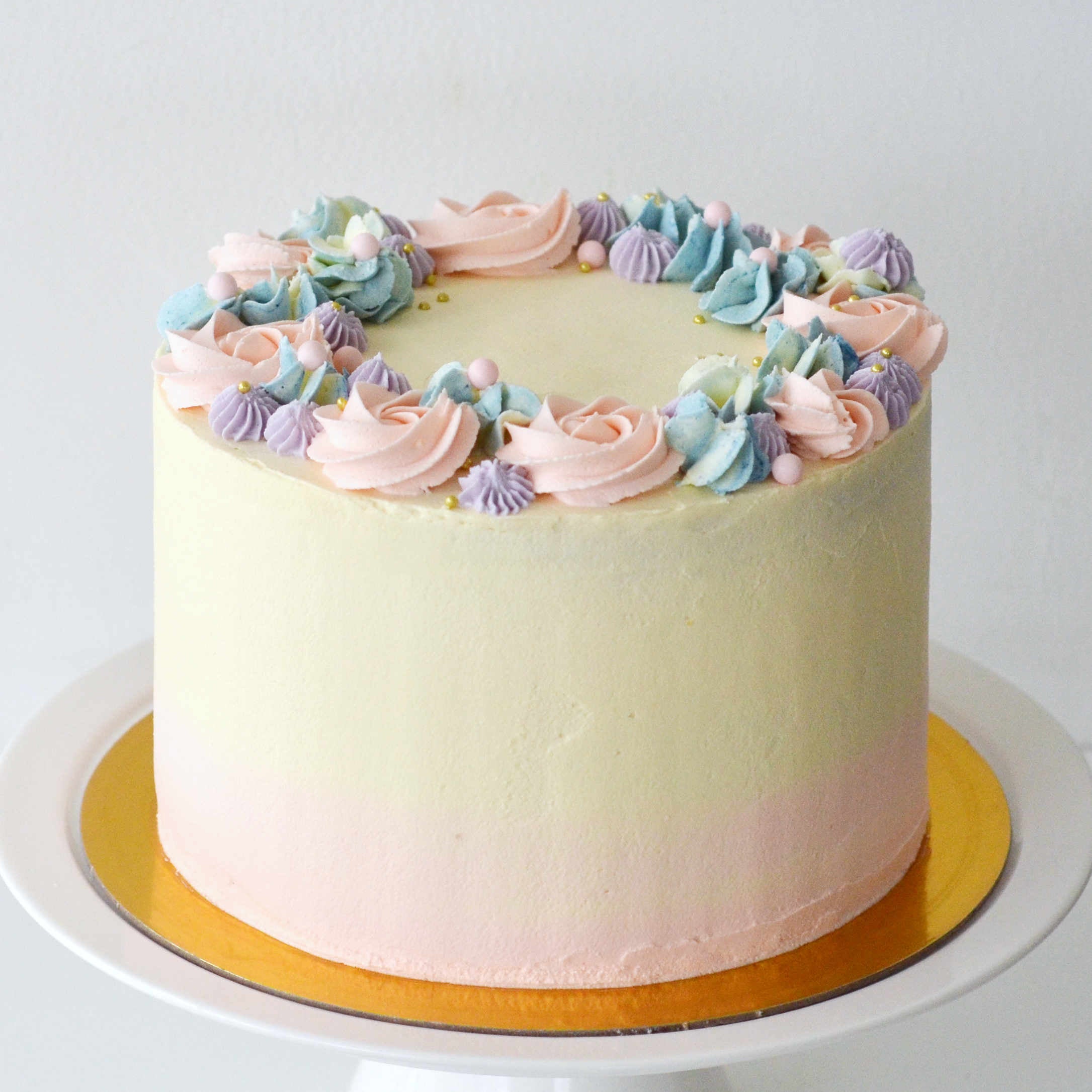 Cake de Buttercream con rosetones – Cake Dossier